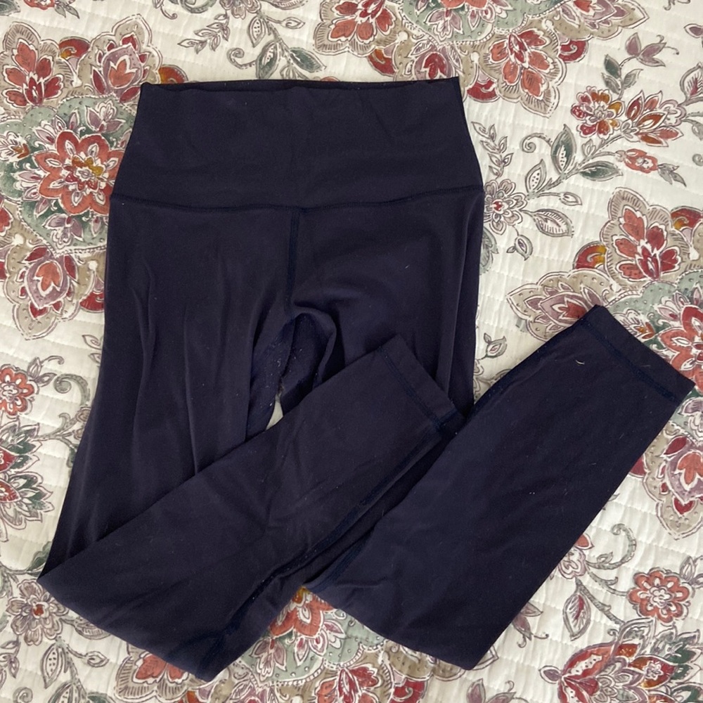 Lululemon aligns size 6 navy
